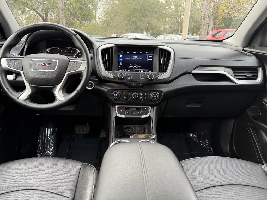 Used 2024 GMC Terrain SLT image 14