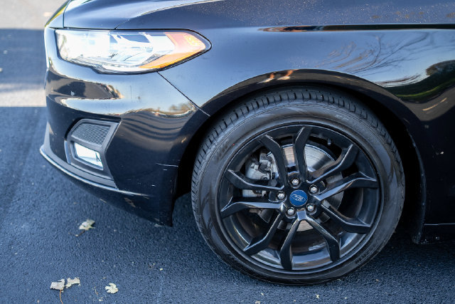Used 2019 Ford Fusion SE w/ Equipment Group 151A FWD image 9