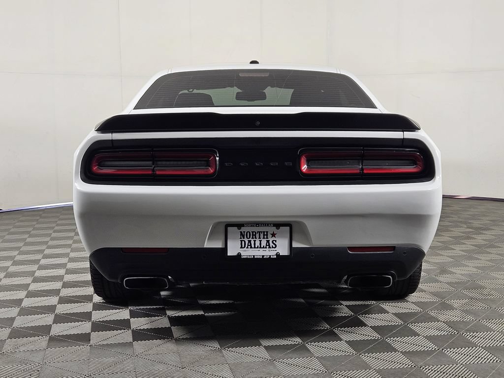Used 2022 Dodge Challenger R/T w/ Blacktop Package RWD image 4