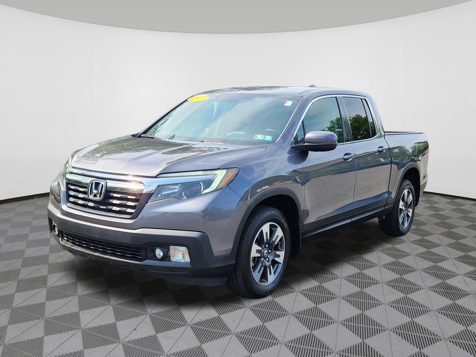 Used 2017 Honda Ridgeline RTL-T image 2