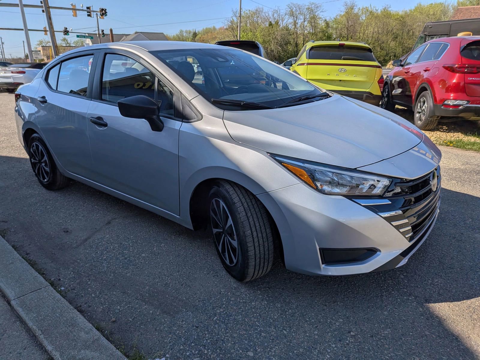Used 2025 Nissan Versa S image 8