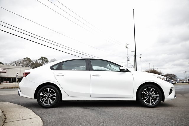 Used 2024 Kia Forte LXS image 9