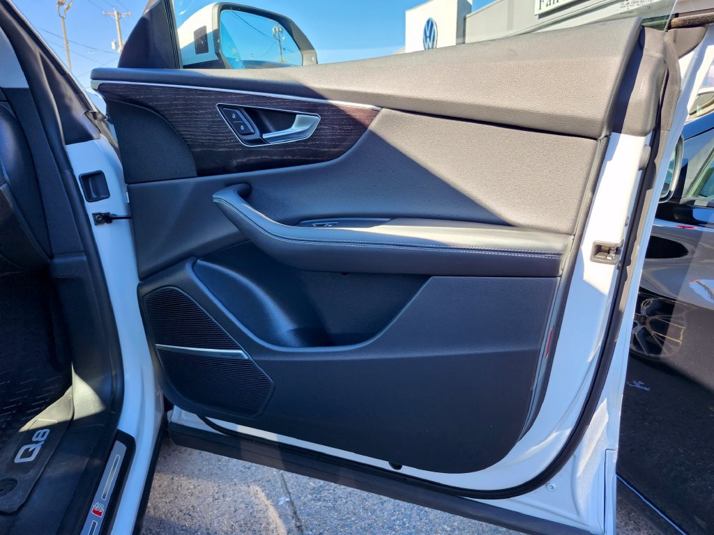 Certified 2023 Audi Q8 Premium Plus w/ Premium Plus Package AWD/4WD image 17