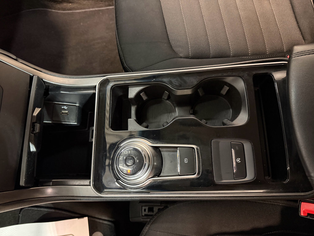 Used 2019 Ford Edge SE image 18