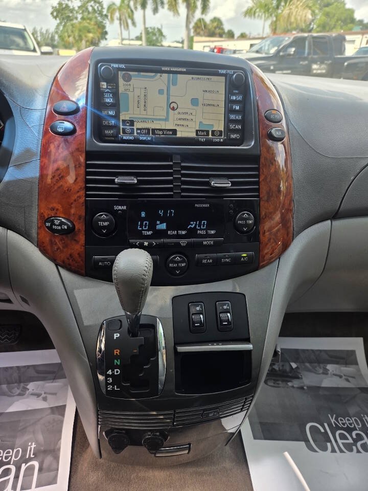 Used 2010 Toyota Sienna XLE Limited FWD image 11