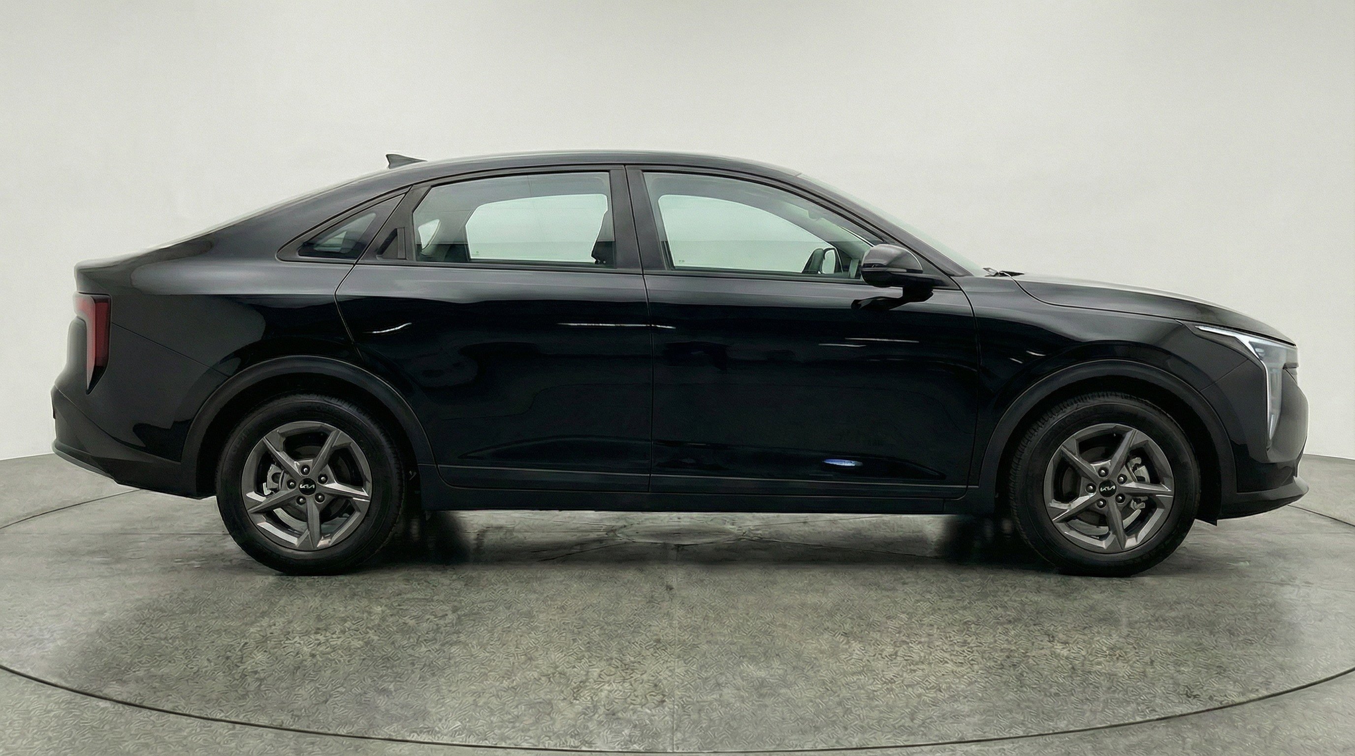 Used 2025 Kia K4 FWD image 11