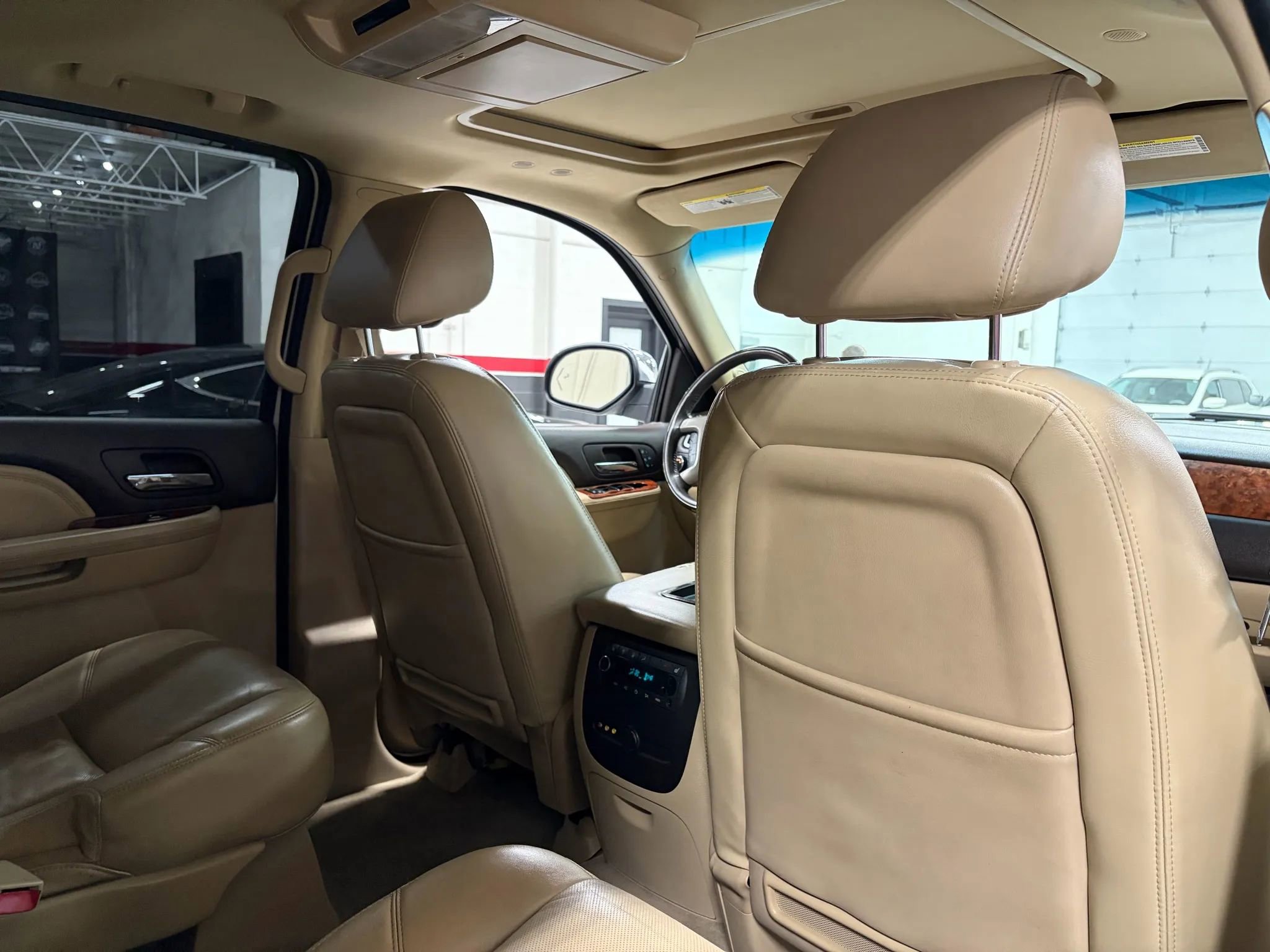 Used 2012 GMC Yukon XL Denali image 34