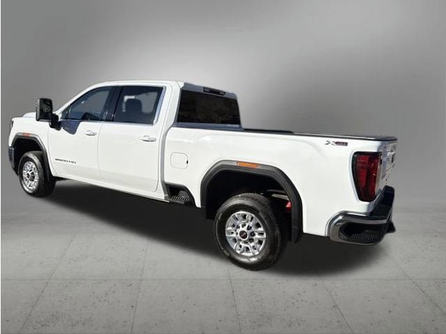 Used 2023 GMC Sierra 2500 SLE w/ SLE Convenience Package AWD/4WD image 3