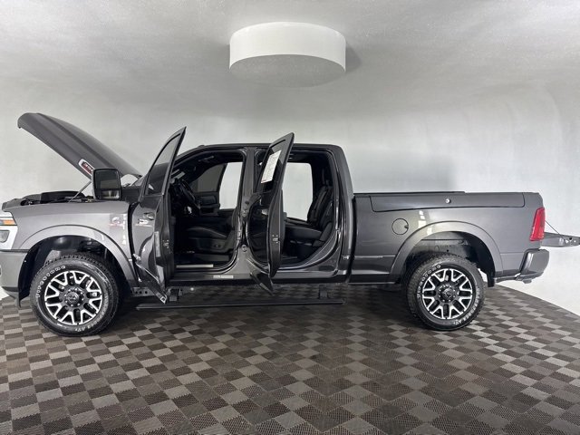 Used 2025 RAM 3500 Limited image 9