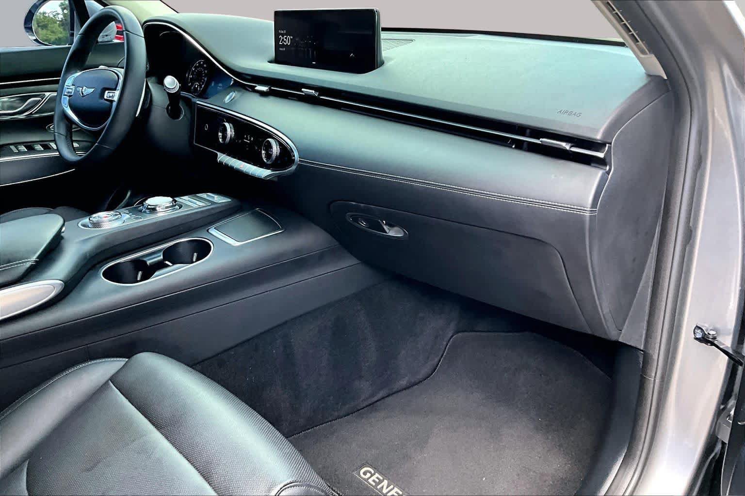 Used 2022 Genesis GV70 2.5T w/ Select Package AWD/4WD image 19