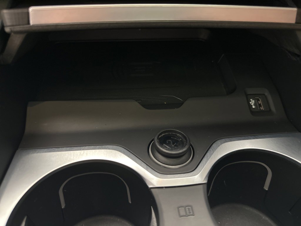 Used 2023 BMW X7 M60i w/ Executive Package image 27