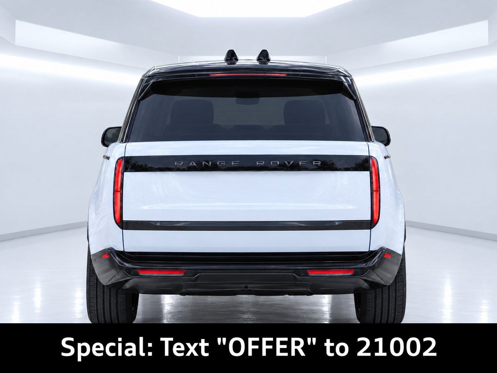 Used 2024 Land Rover Range Rover Long Wheelbase SE AWD/4WD image 4