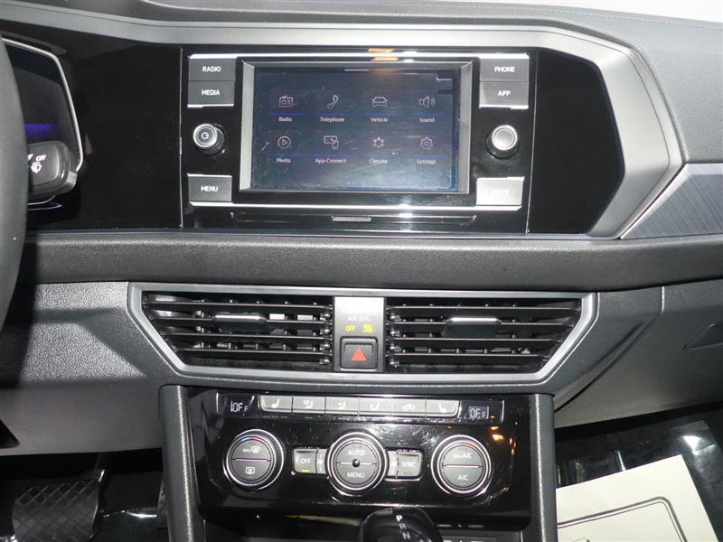 Used 2024 Volkswagen Jetta SE FWD image 36