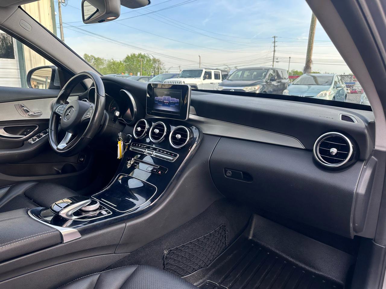 Used 2015 Mercedes-Benz C 300 Sedan image 27
