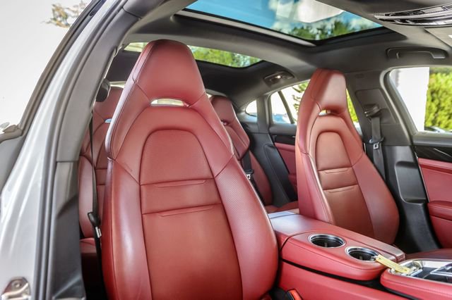 Used 2020 Porsche Panamera image 35