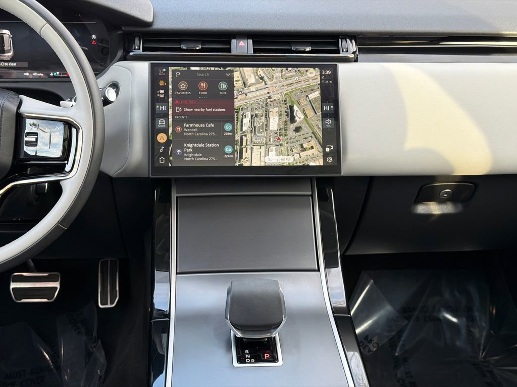 Used 2025 Land Rover Range Rover Velar Dynamic SE image 21