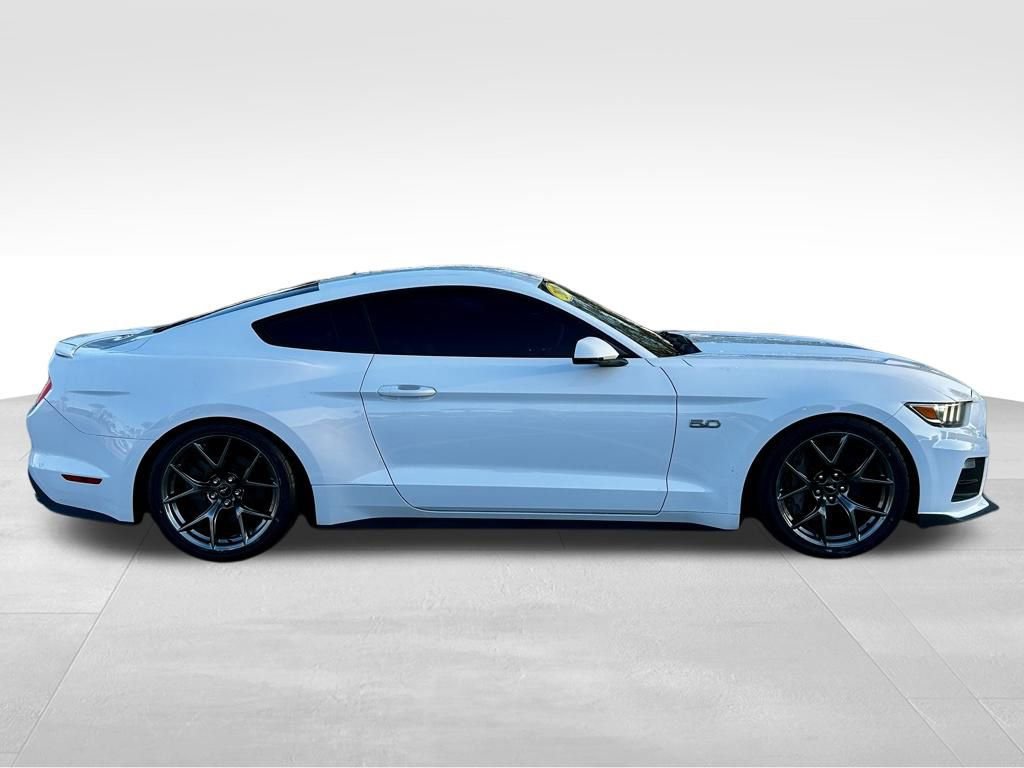 Used 2016 Ford Mustang GT Premium image 4