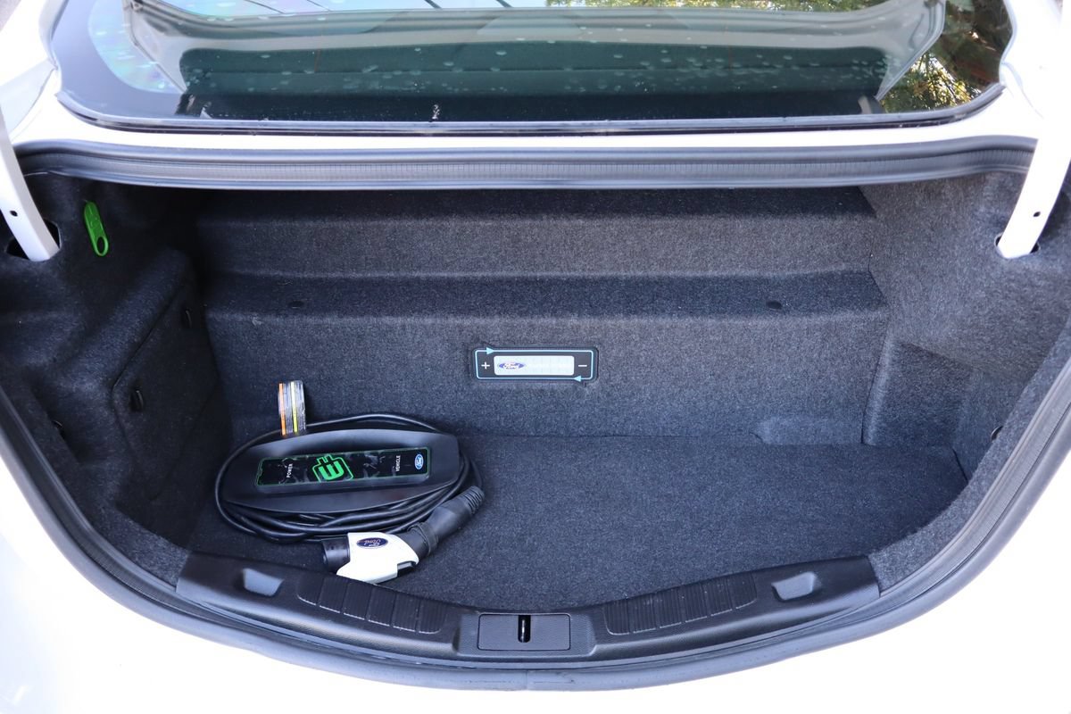 Used 2017 Ford Fusion Energi Titanium FWD image 15