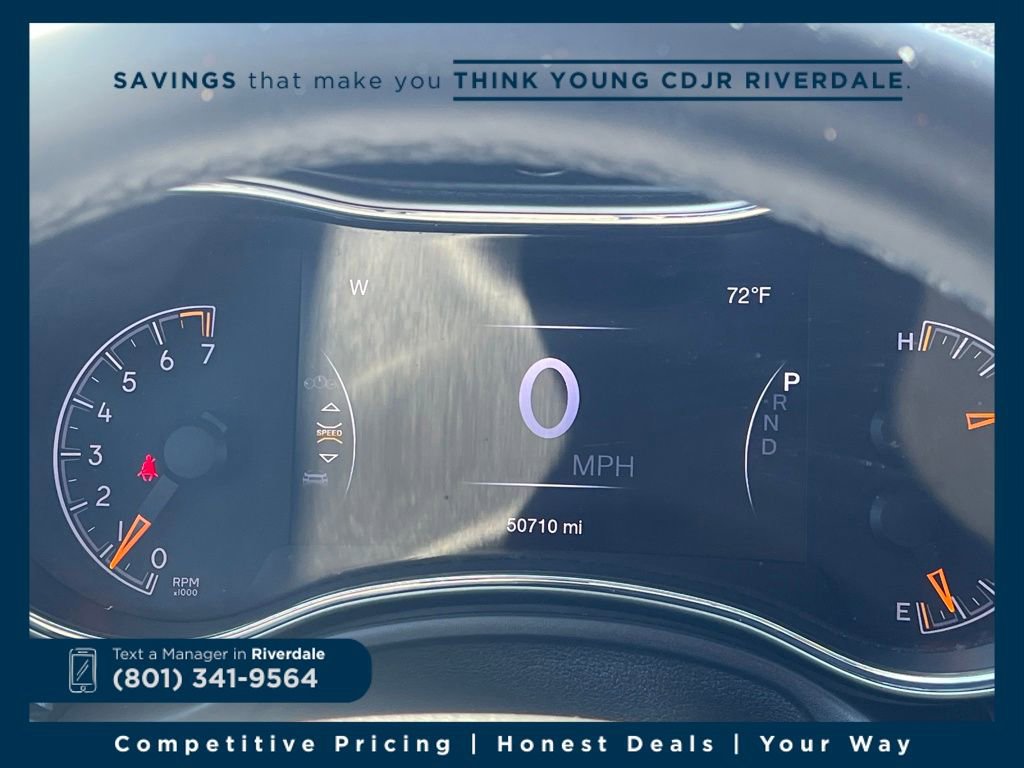 Used 2019 Jeep Grand Cherokee Laredo image 16