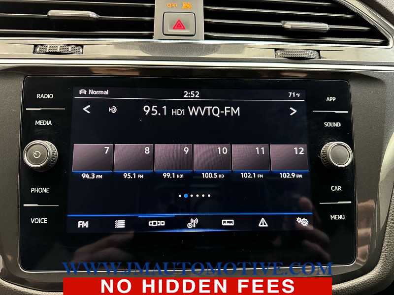 Used 2022 Volkswagen Tiguan SE image 22