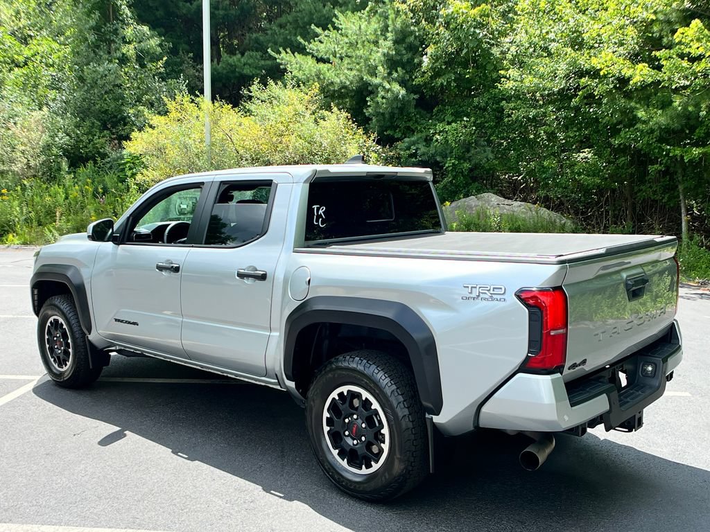 Used 2024 Toyota Tacoma TRD Off-Road w/ TRD Off Road Upgrade Package AWD/4WD video 3