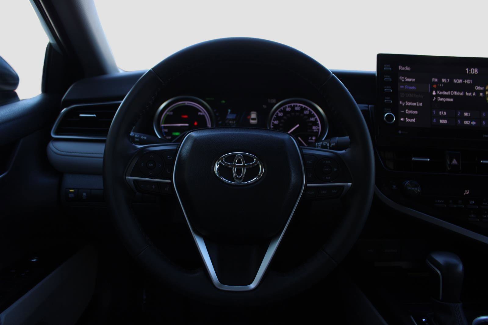 Used 2023 Toyota Camry XLE image 25