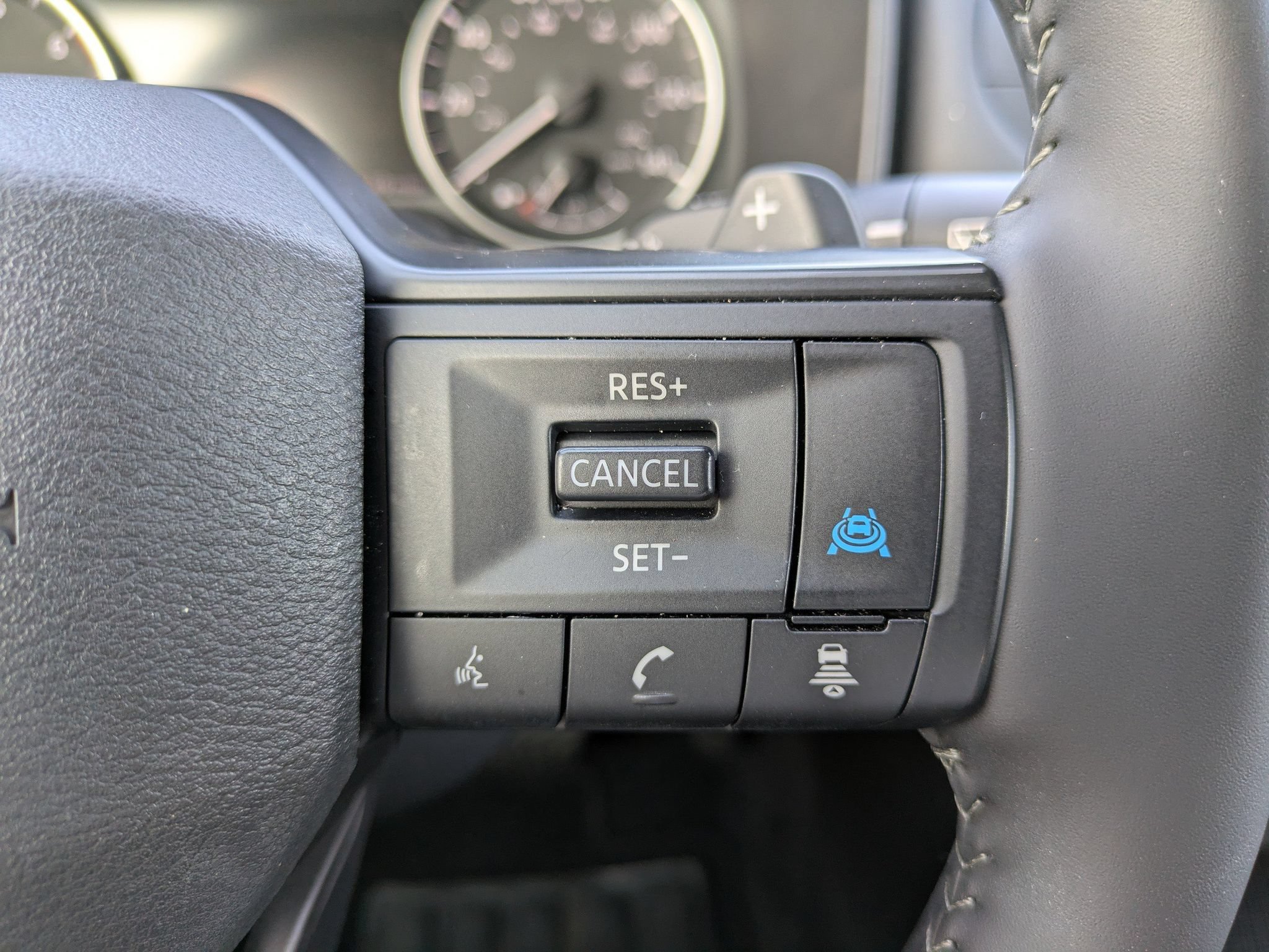 Certified 2026 Nissan Rogue SV FWD image 25