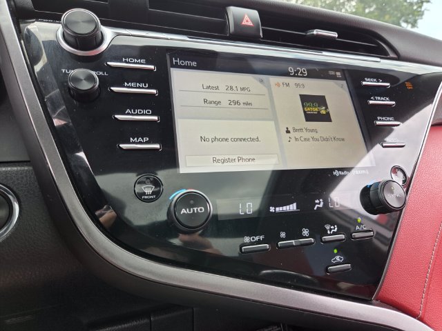 Used 2020 Toyota Camry XSE FWD image 25