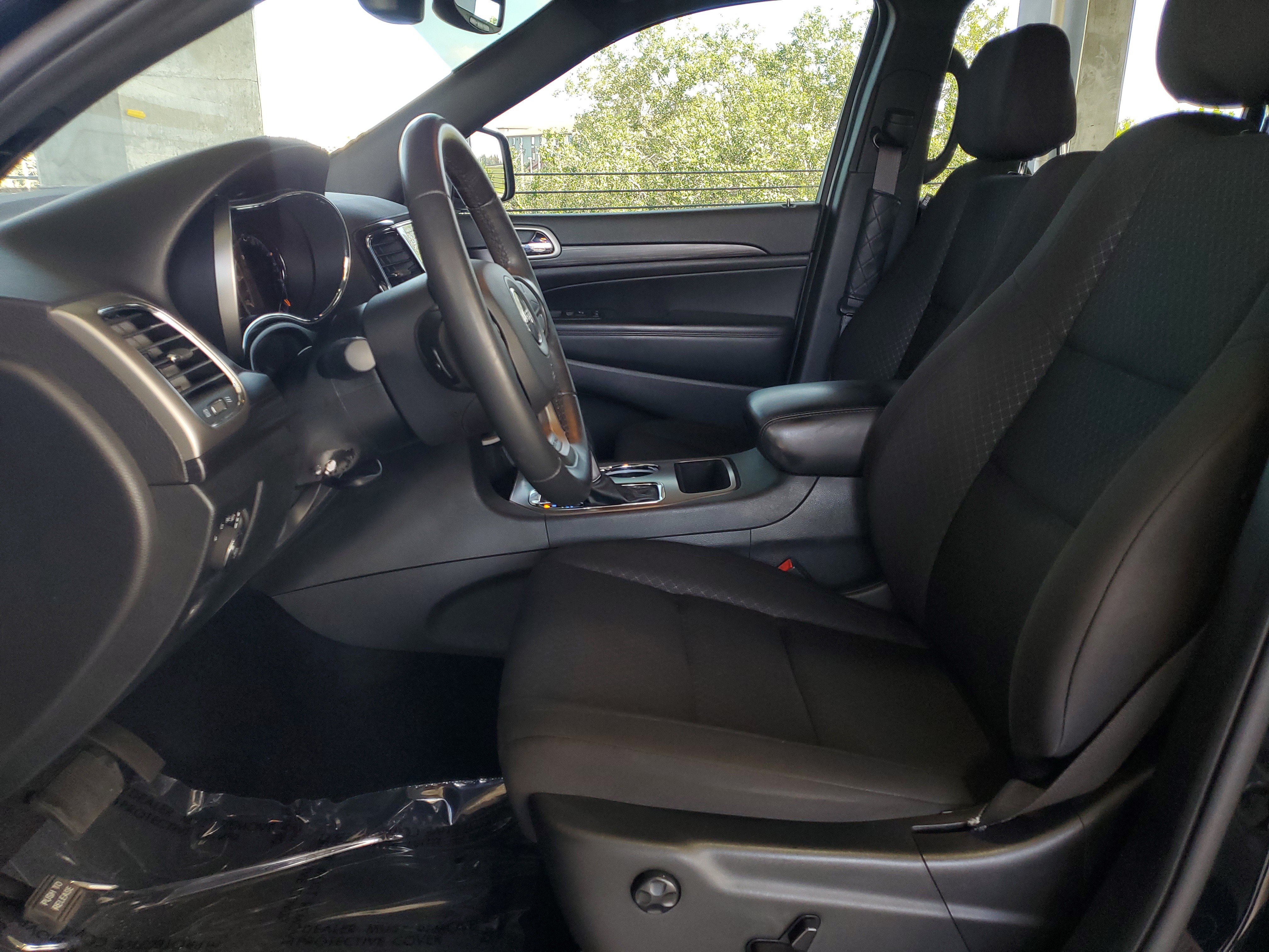 Certified 2022 Jeep Grand Cherokee Laredo E AWD/4WD image 18