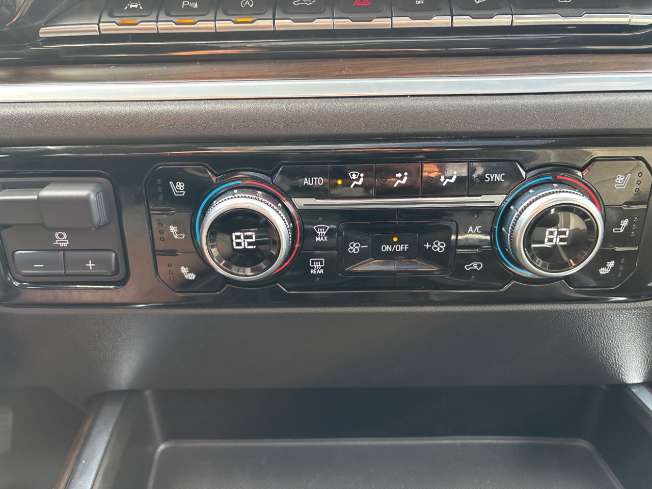 Used 2022 GMC Sierra 1500 SLT w/ SLT Premium Plus Package image 22