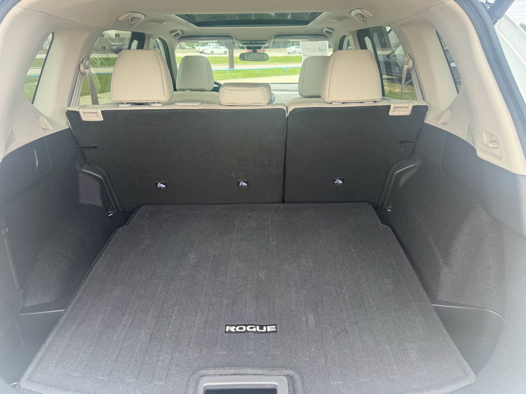 Used 2025 Nissan Rogue SV w/ SV Premium Package FWD image 27