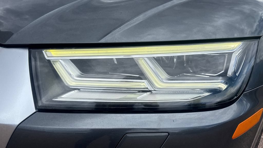 Used 2018 Audi SQ5 Prestige w/ Prestige Package AWD/4WD image 17