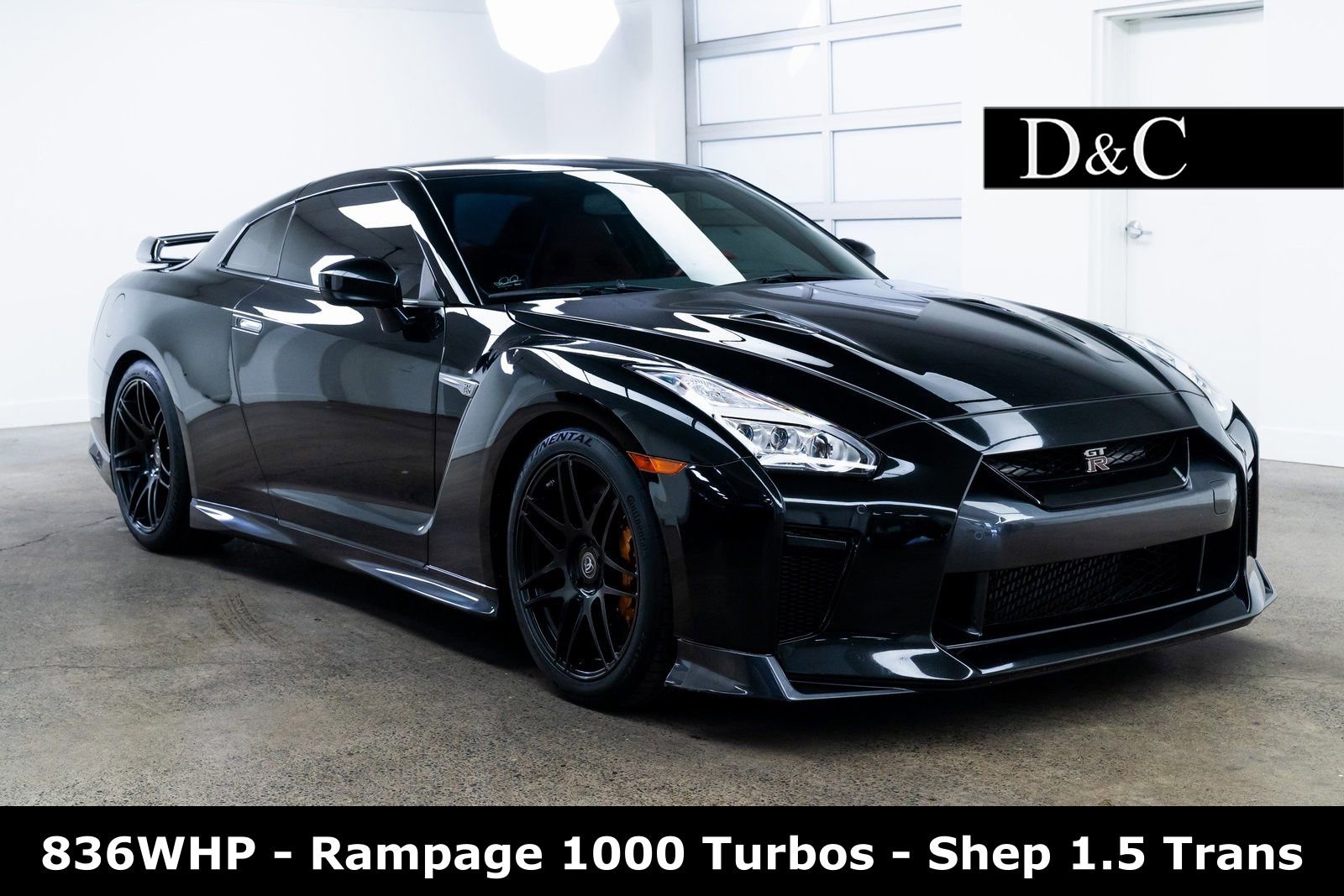 Used 2017 Nissan GT-R Premium w/ Premium Interior Package image 1
