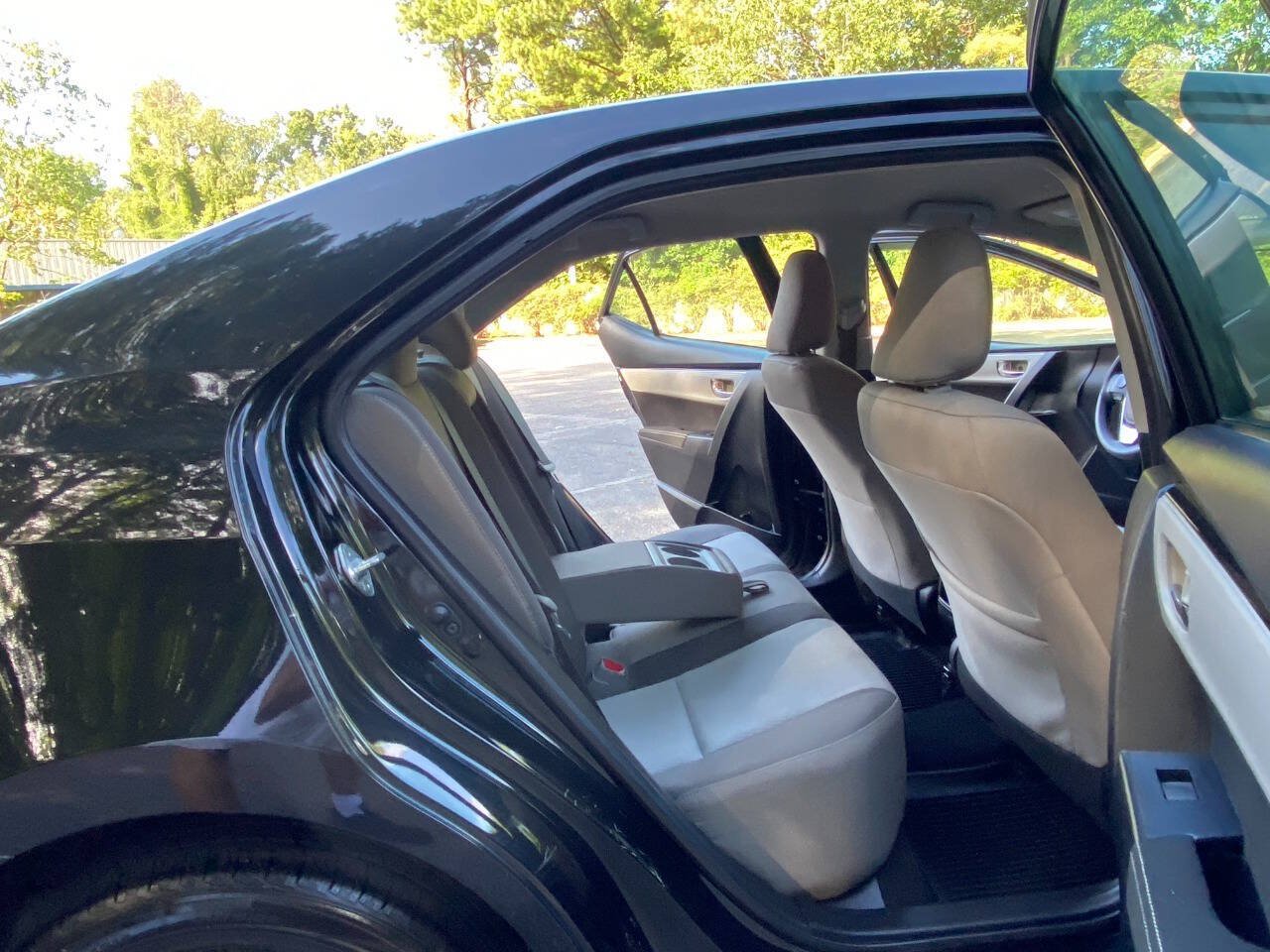 Used 2019 Toyota Corolla LE FWD image 41