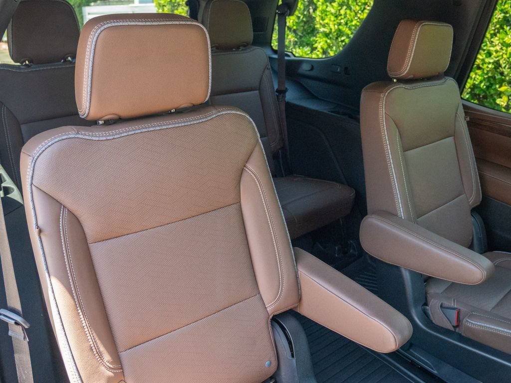 Used 2023 Chevrolet Tahoe High Country AWD/4WD image 24