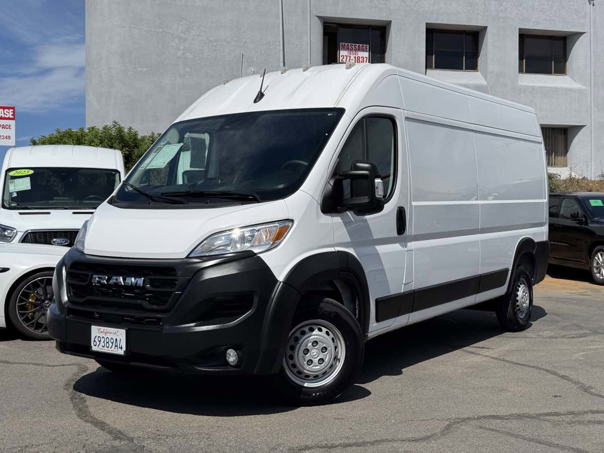 Used 2025 RAM ProMaster 2500 w/ Convenience Group FWD image 2