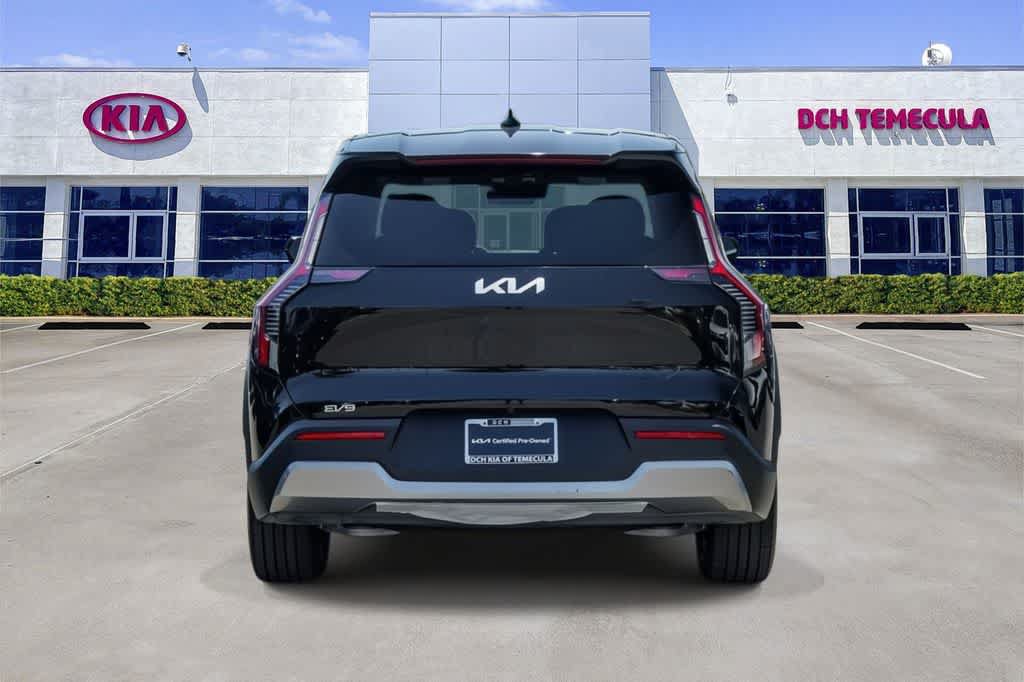Certified 2024 Kia EV9 Light Long Range RWD image 5