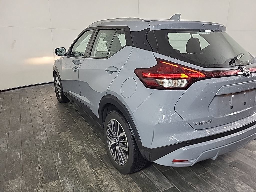 Used 2024 Nissan Kicks SV image 9