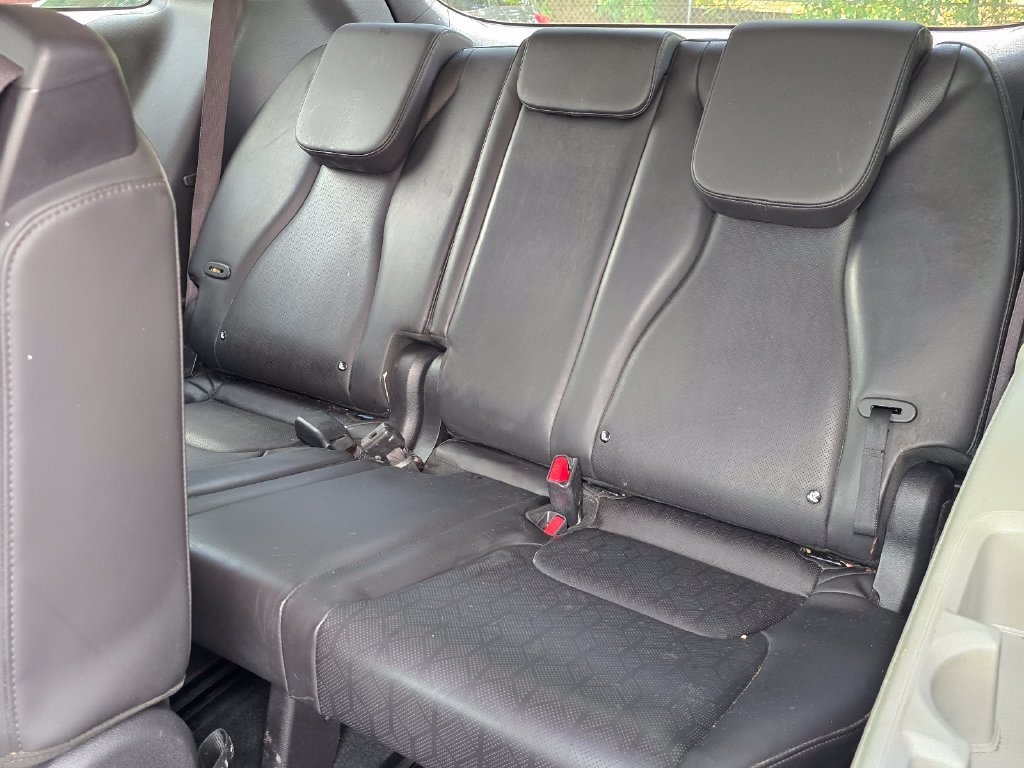 Used 2024 Kia Carnival LX FWD image 11