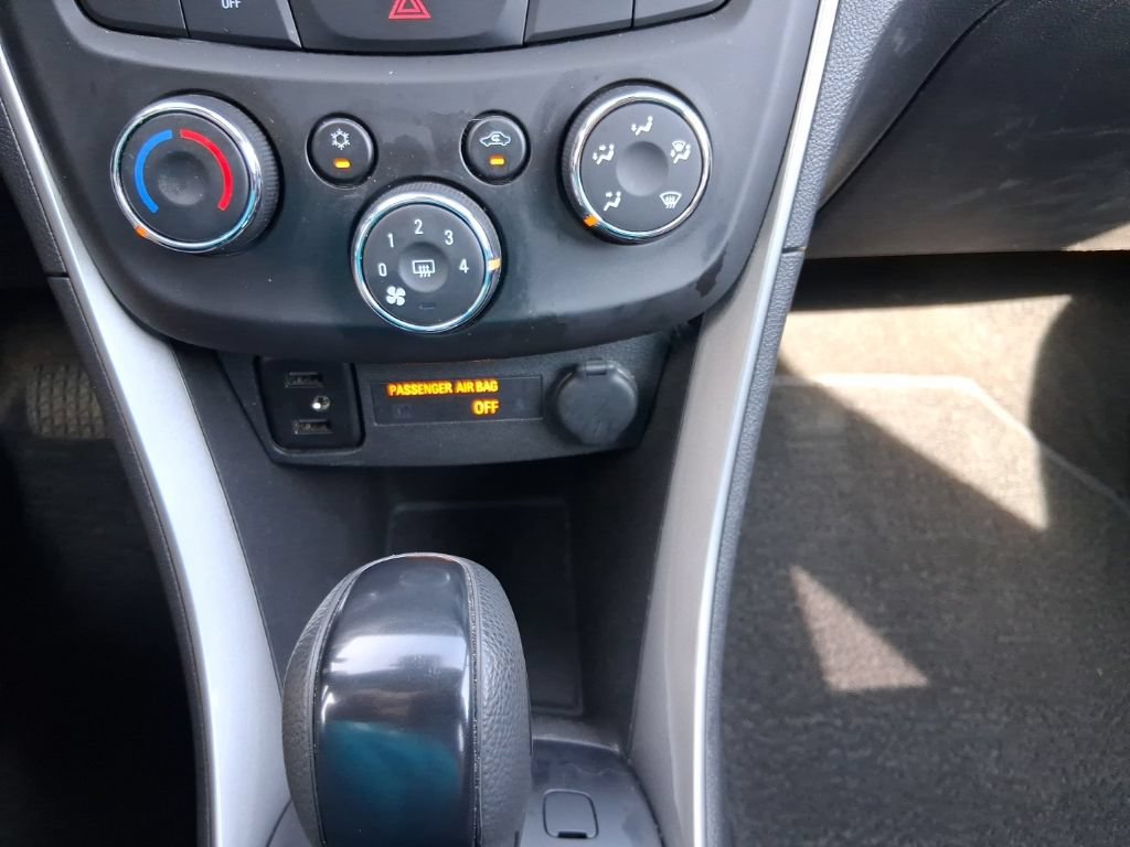 Used 2022 Chevrolet Trax LS w/ Tint and Cruise Package AWD/4WD image 32