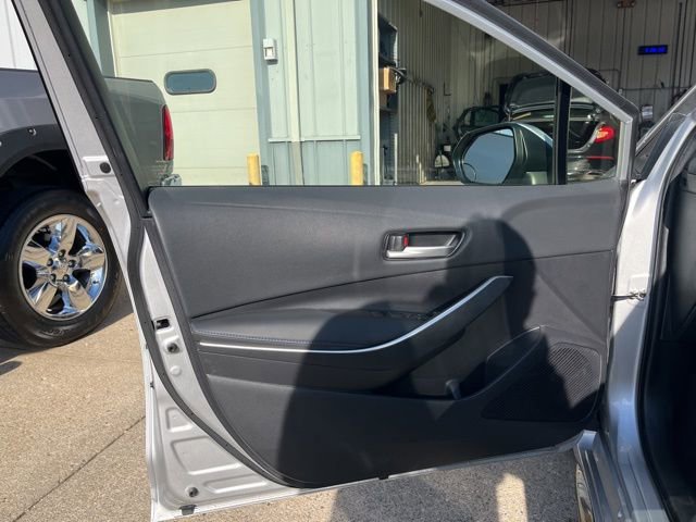 Used 2022 Toyota Corolla SE w/ SE Premium Package FWD image 10