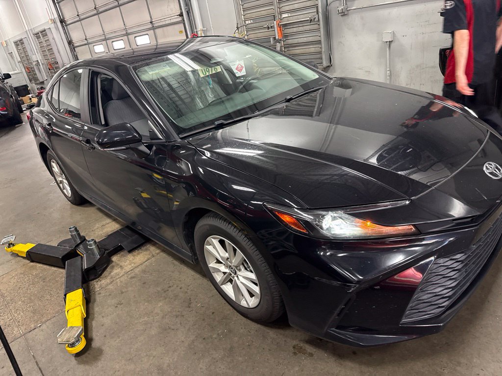 Used 2025 Toyota Camry LE w/ Convenience Package FWD image 3