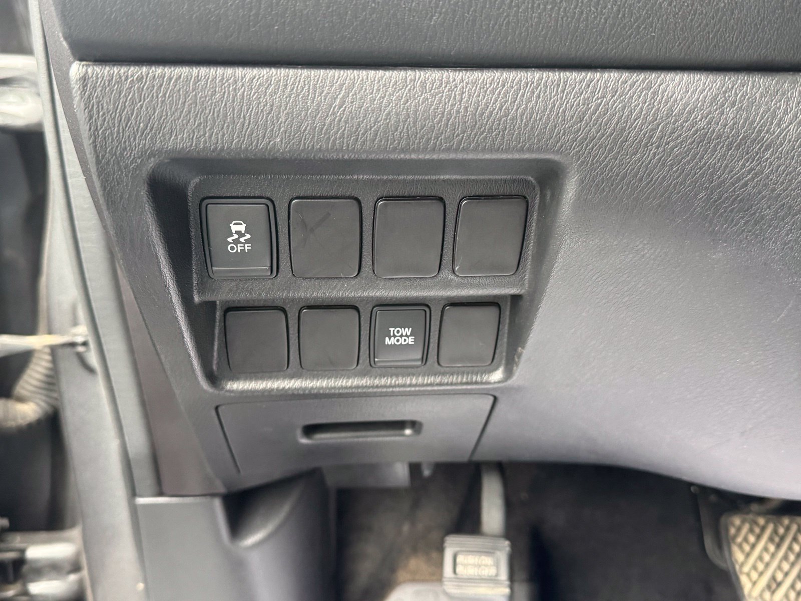 Used 2015 Nissan Pathfinder SV w/ Cargo Package FWD image 15