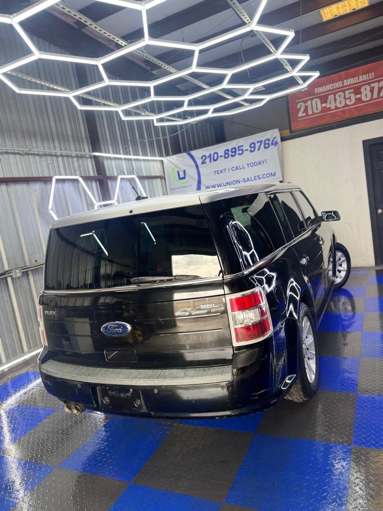 Used 2011 Ford Flex SEL w/ Rapid Spec Order Code FWD image 16