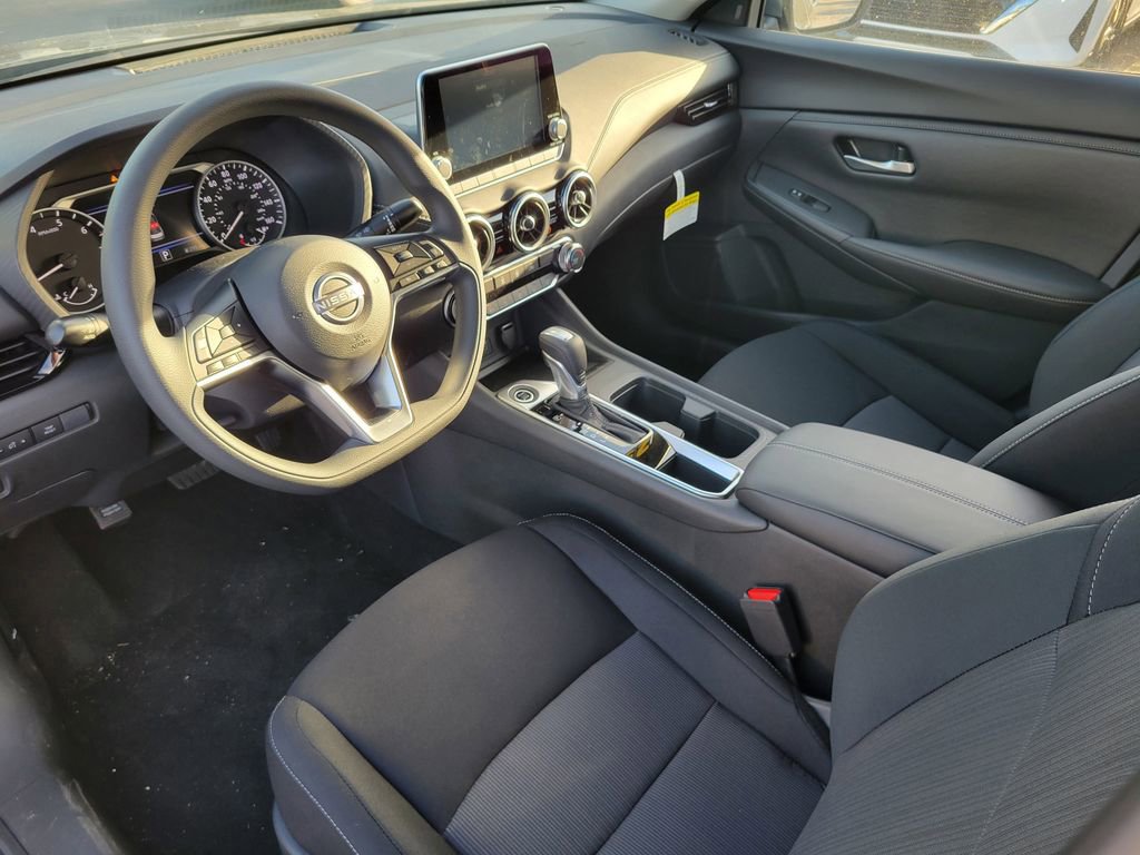 Used 2025 Nissan Sentra SV image 14