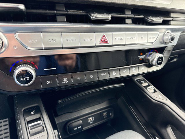 Used 2024 Kia Telluride SX w/ Towing Package image 17