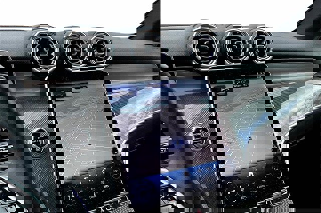 Certified 2025 Mercedes-Benz GLC 300 4MATIC image 12