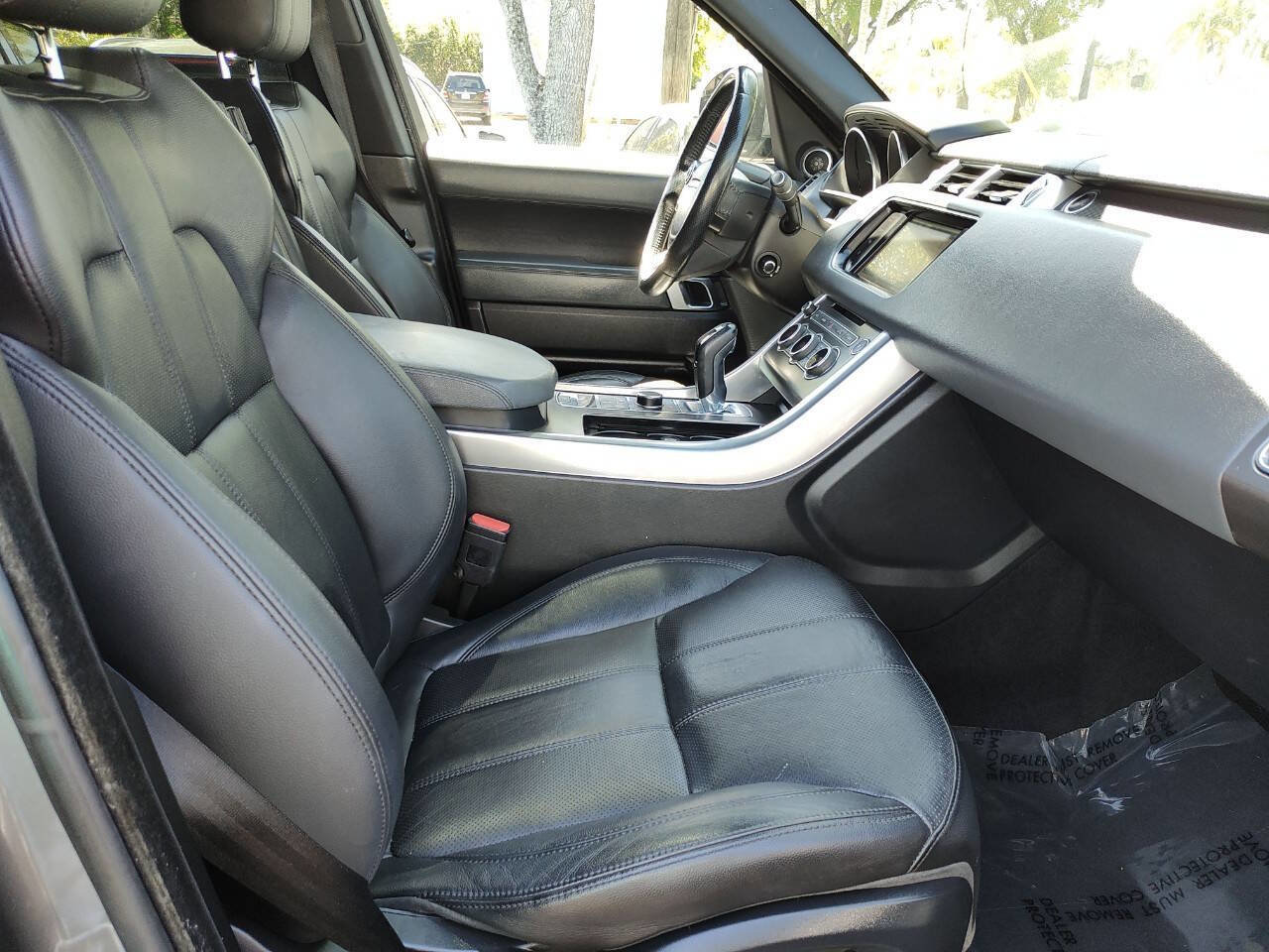 Used 2015 Land Rover Range Rover Sport SE image 54