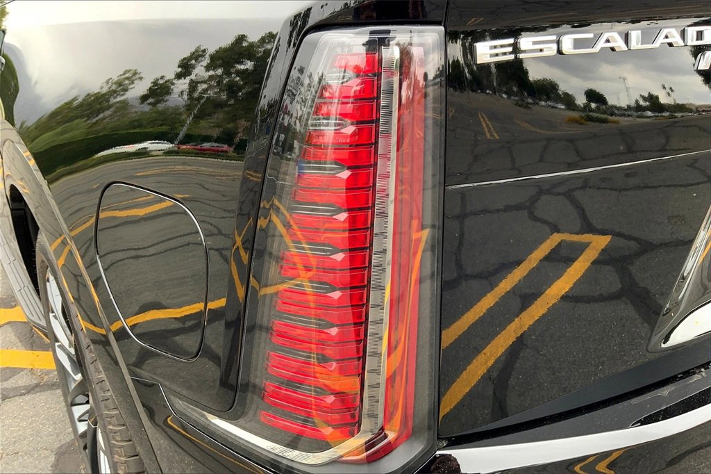 New 2026 Cadillac Escalade IQ Sport 2 w/ LPO, ONYX Package image 15