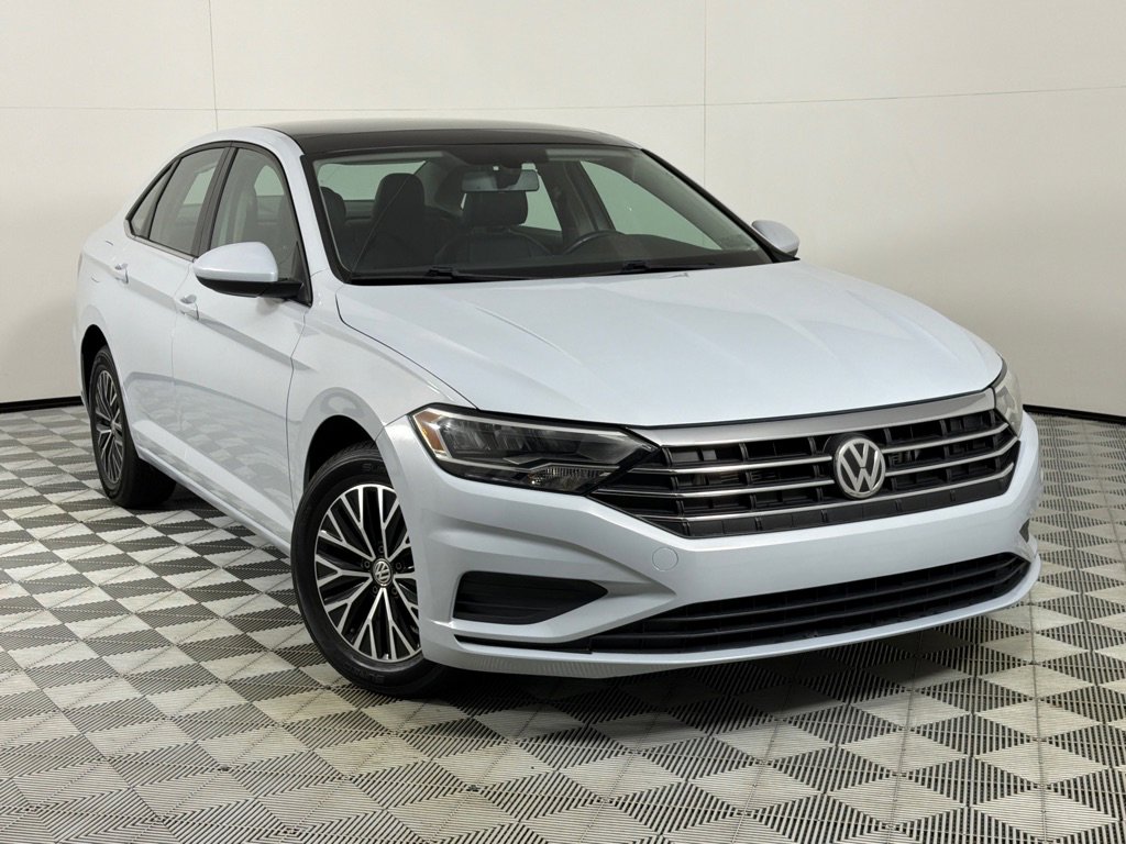 Used 2019 Volkswagen Jetta SE image 2